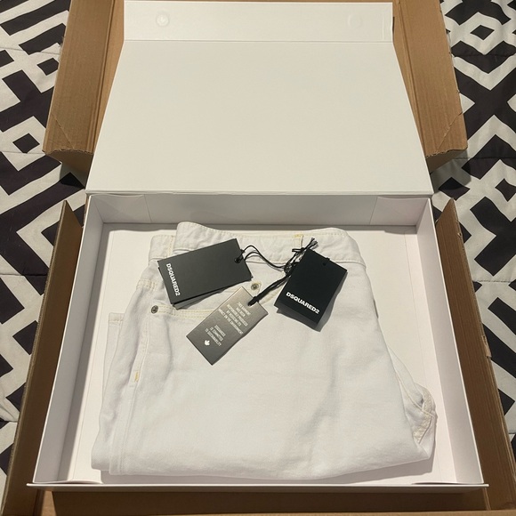 DSQUARED2. GARMENT DYED MARINE SHORTS - Picture 4 of 10